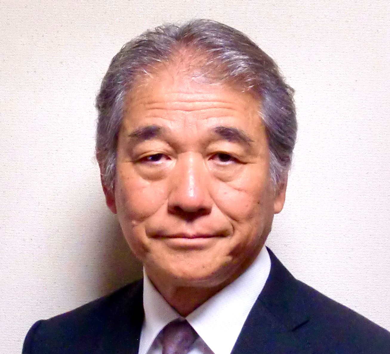 一般財団法人野外活動協会OAA（OAA）
理事長・生涯学習コーディネーター
　清 水　勲 夫（しみず いさお）氏

＜プロフィール＞
職域、地域の組織開発、人財育成をはじめ、青少年育成から高齢者学習にわたる多世代の生涯学習活動の講師、トレーナーとして携わる。各種事業所の研修にも直接携わる傍ら、大学や専門学校講師を歴任、キャリア教育にも長年携わっている。令和４年まで二期８年、兵庫県教育委員を務め、同年兵庫県社会賞を受賞。